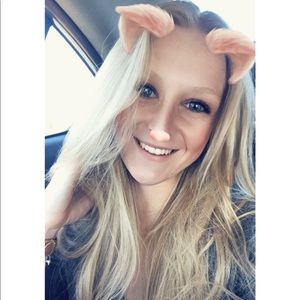 Meet your Posher, Danielle